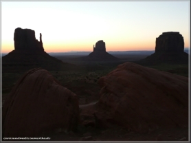 Sunrise @ Monument Valley