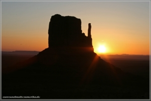 Sunrise @ Monument Valley