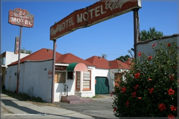 El Royale Motel